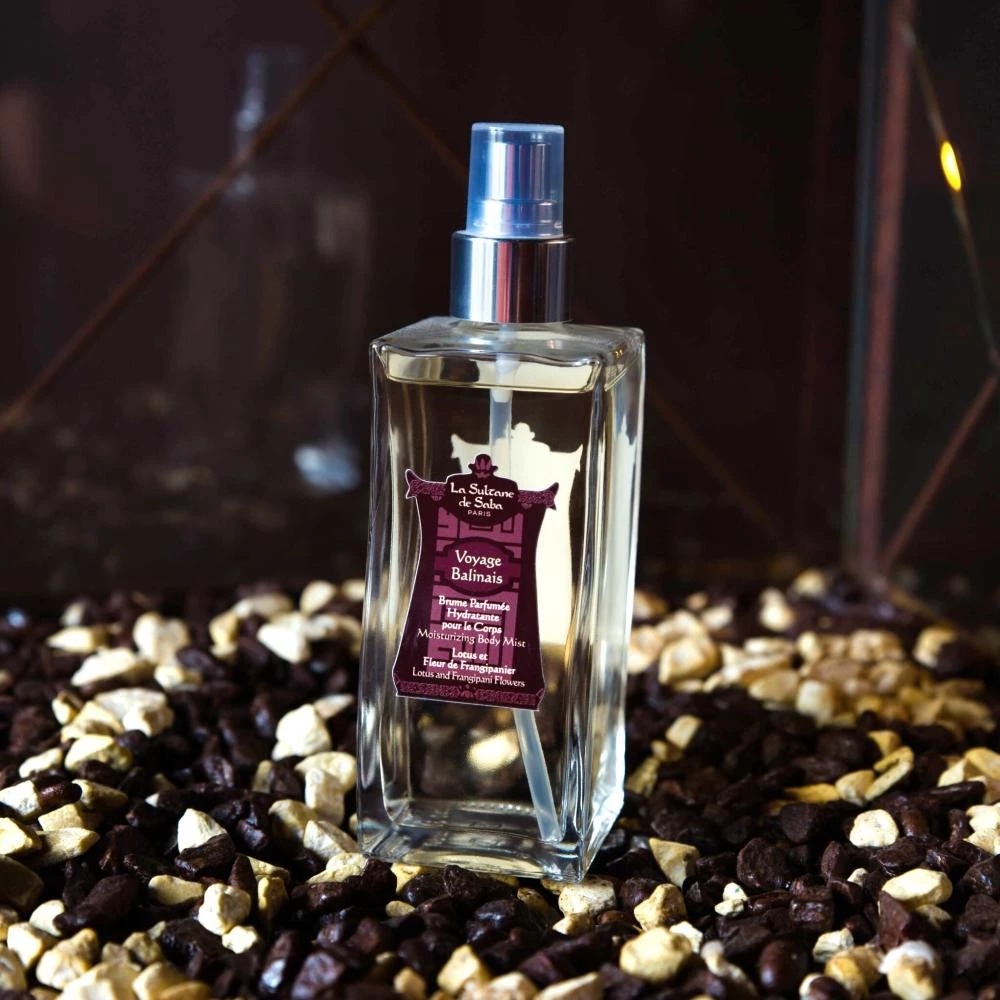 La Sultane de Saba Moisturizing Body Mist Lotus & Frangipani Flower, 200 мл-Зволожуючий спрей для тіла 